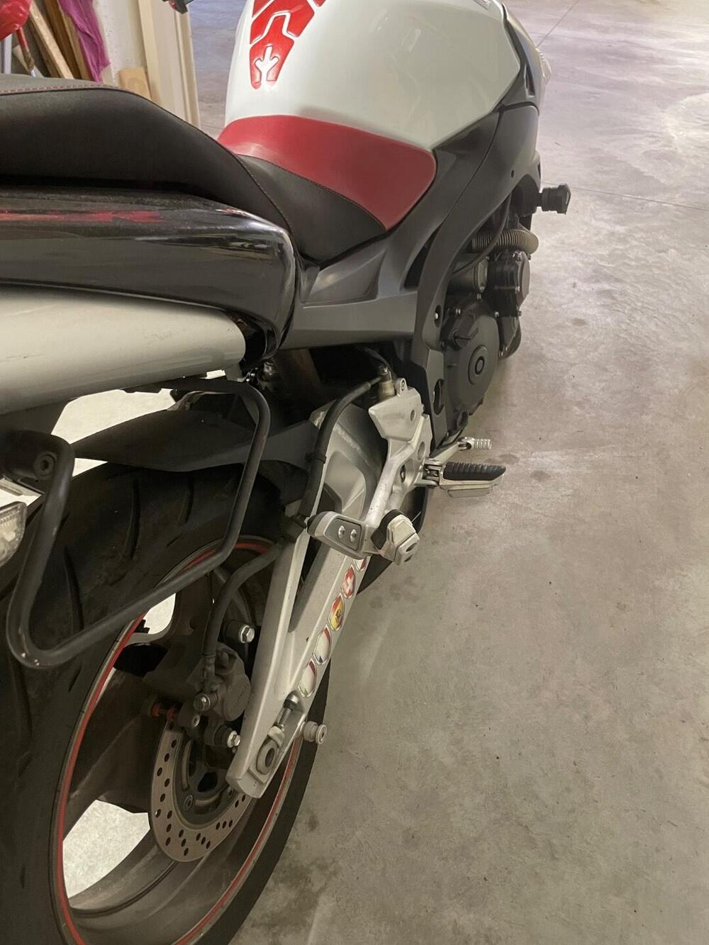 Suzuki GSR 600 (2006 - 11) (3)