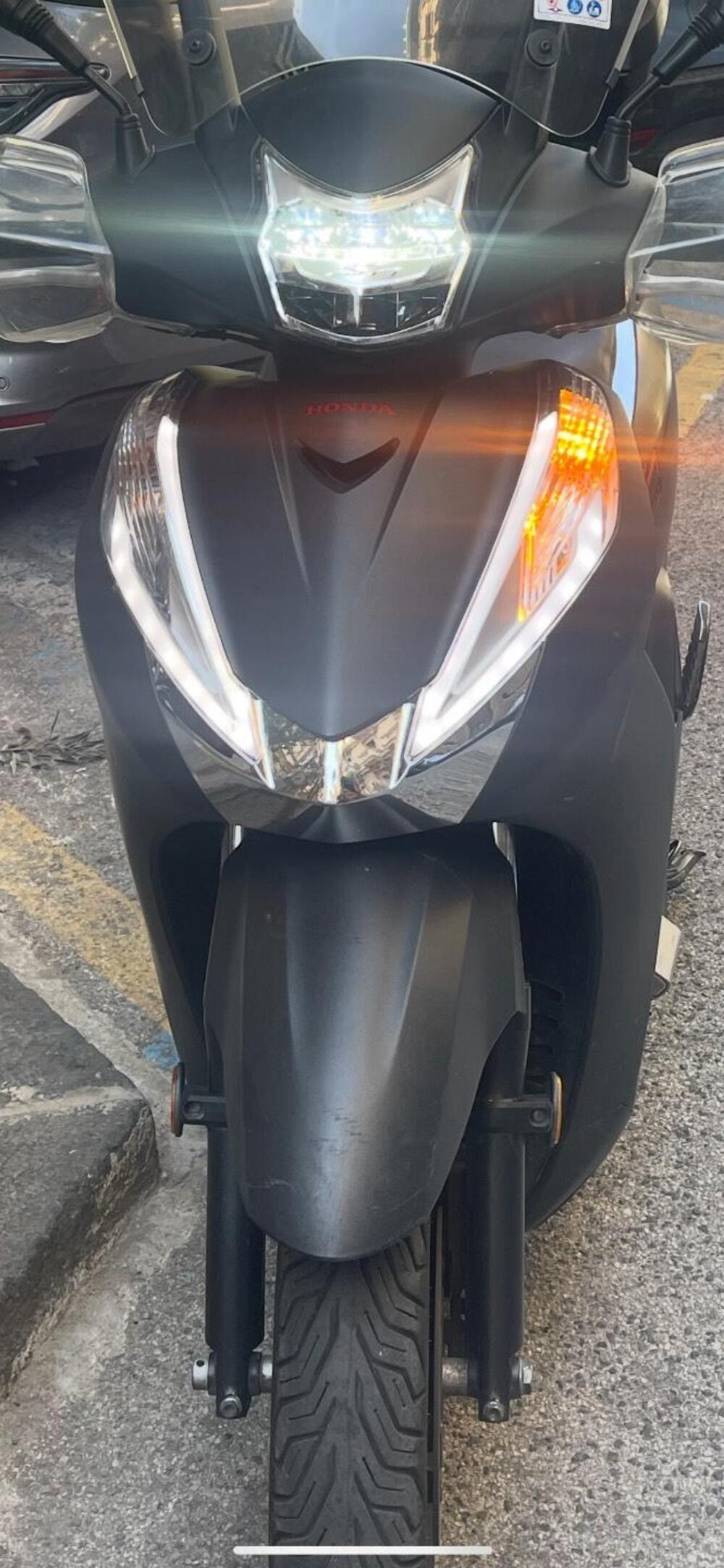 Honda SH 300 i Sport ABS (2018 - 20) (2)