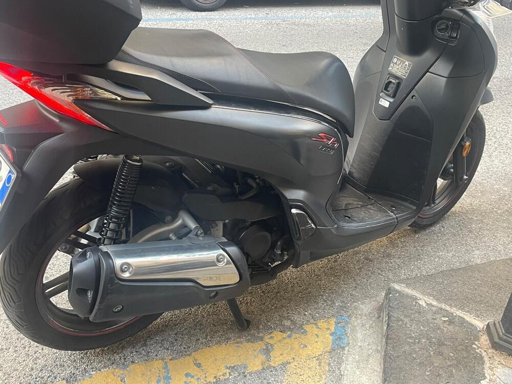 Honda SH 300 i Sport ABS (2018 - 20) (4)
