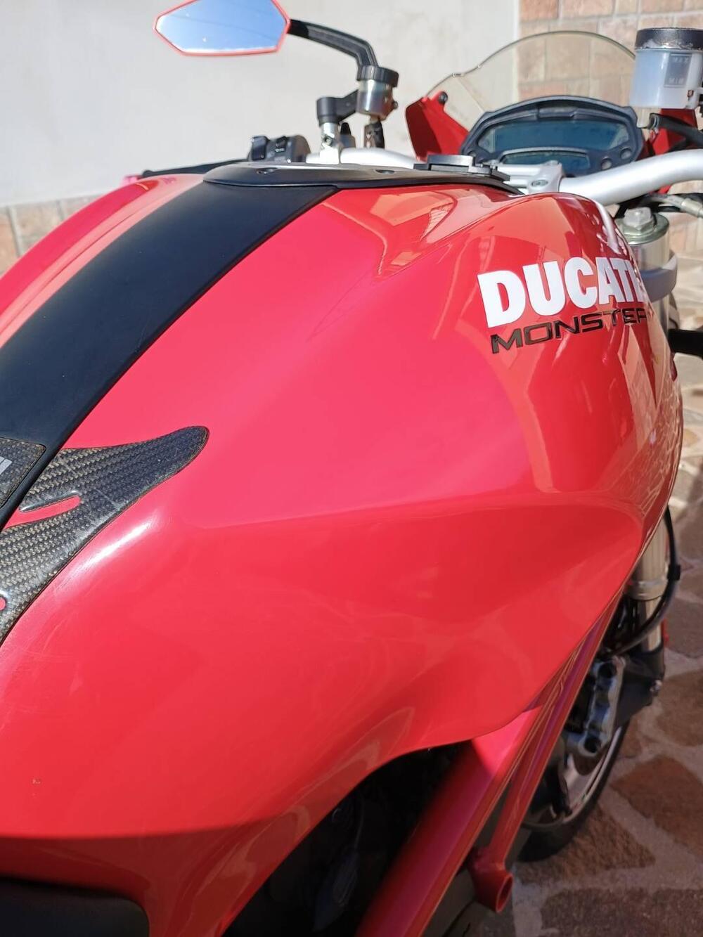 Ducati Monster 1100 (2009 -10) (6)