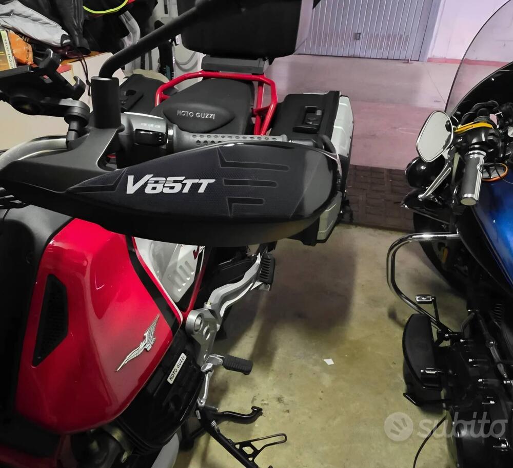 Moto Guzzi V85 TT Evocative Graphics (2021 - 23) (7)
