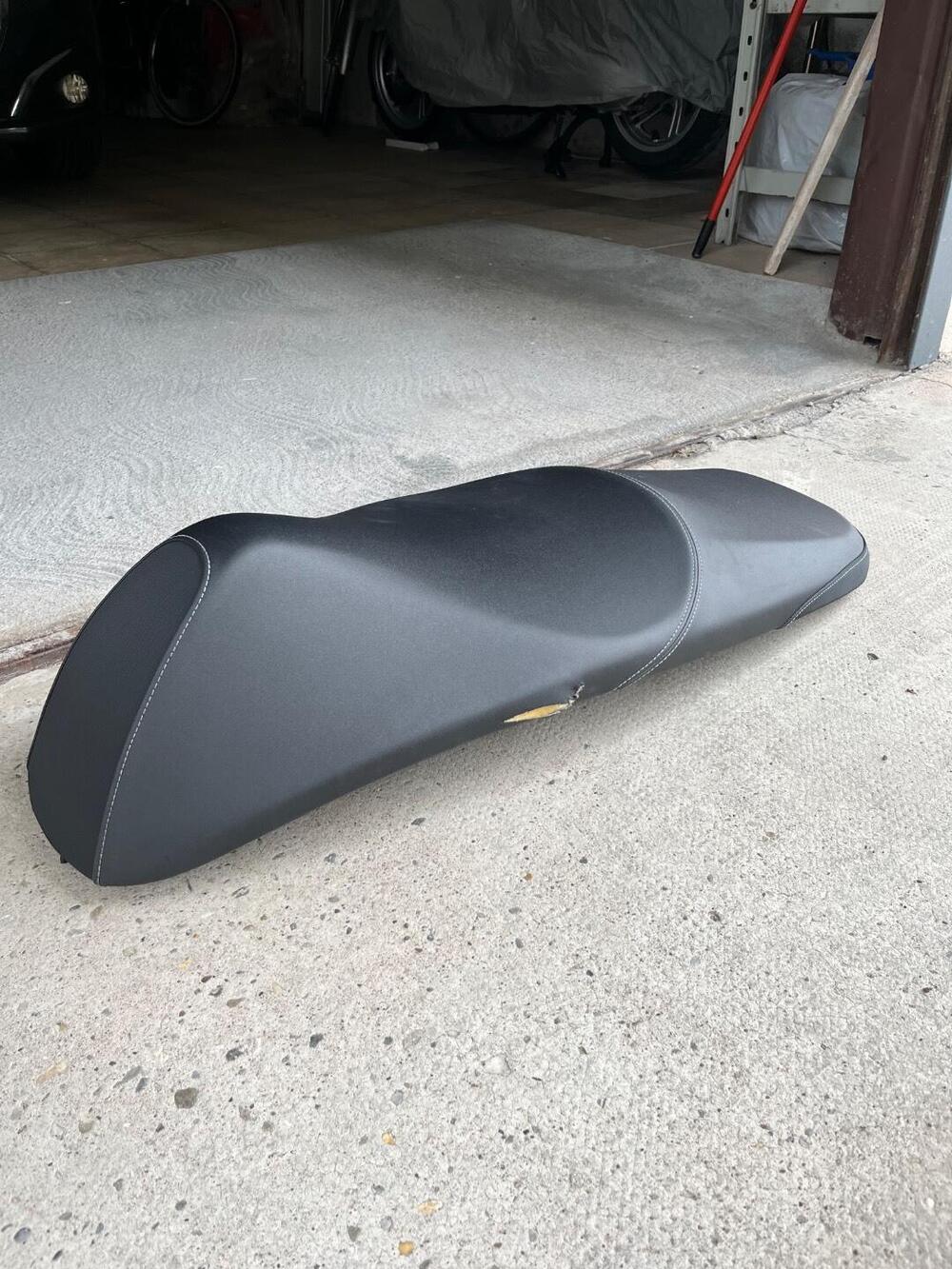 Sella Scooter SH 300 Honda (3)