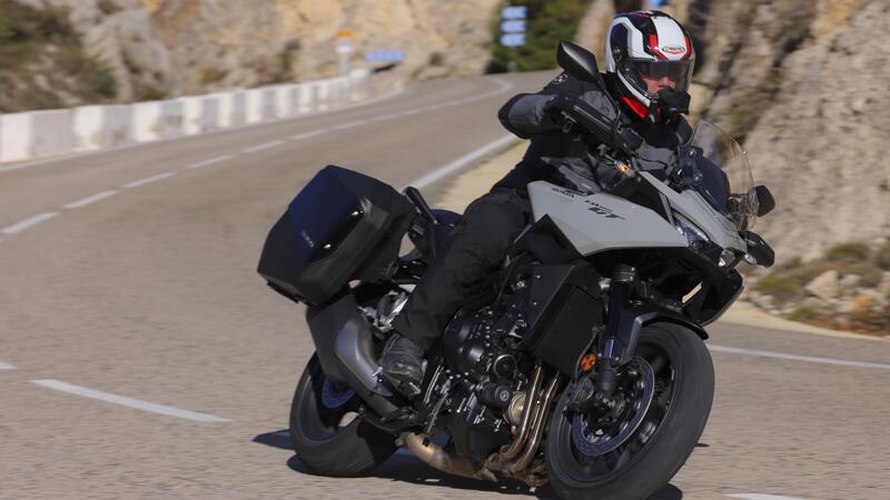 Honda CB 1000 GT 2026: la prova della crossover sportiva che punta al viaggio. Pro e Contro [VIDEO E GALLERY]