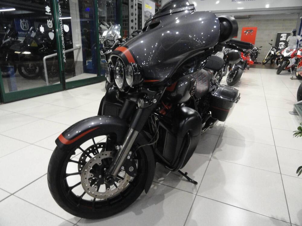 Harley-Davidson 117 Street Glide (2018 - 20) - FLHXSE (10)