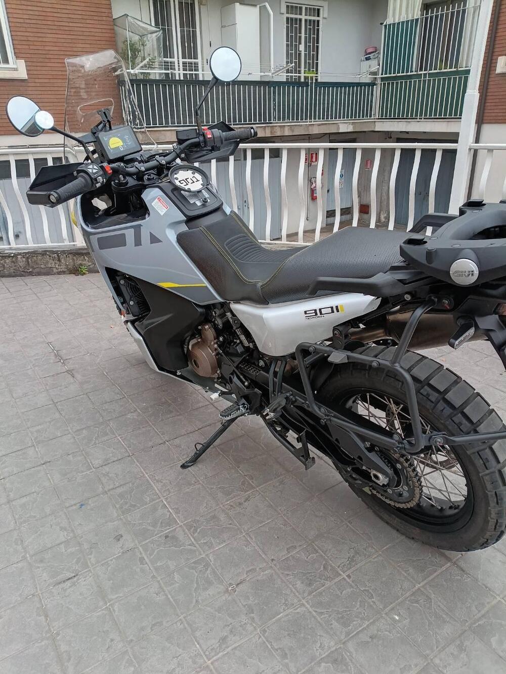 Husqvarna Norden 901 (2022 - 26) (3)