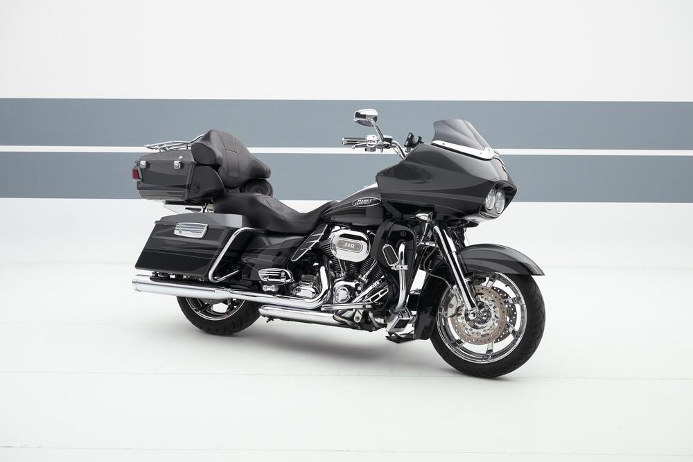 Harley-Davidson 1800 Road Glide Ultra (2011 - 12) - FLTRUSE