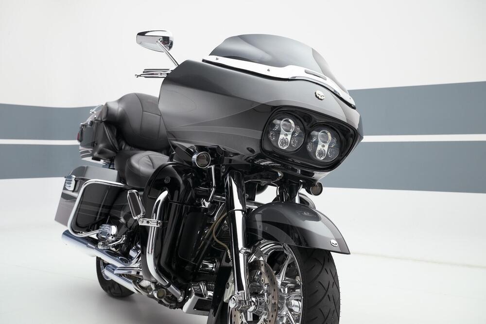 Harley-Davidson 1800 Road Glide Ultra (2011 - 12) - FLTRUSE (3)
