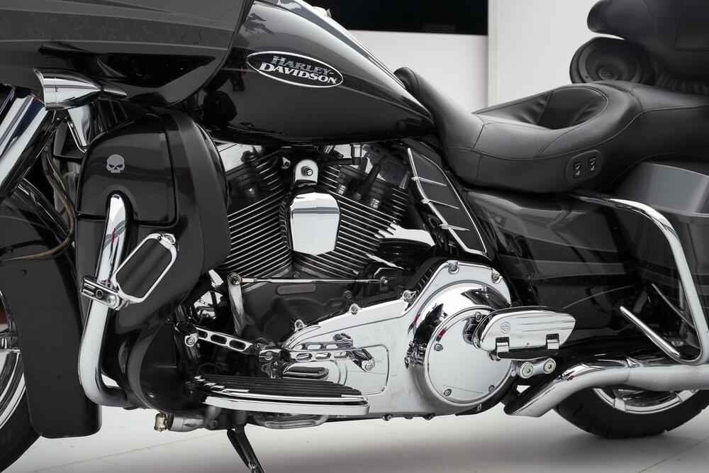 Harley-Davidson 1800 Road Glide Ultra (2011 - 12) - FLTRUSE (8)