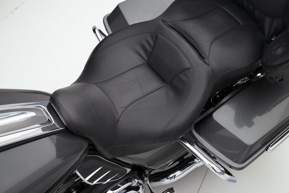 Harley-Davidson 1800 Road Glide Ultra (2011 - 12) - FLTRUSE (15)