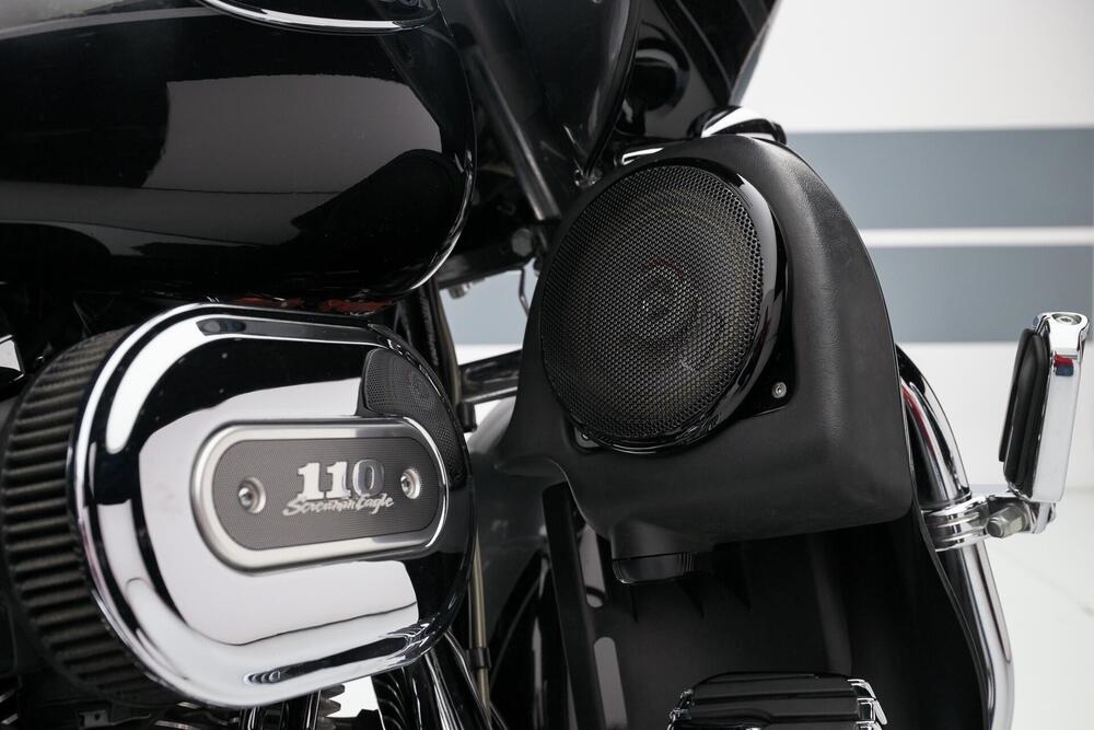 Harley-Davidson 1800 Road Glide Ultra (2011 - 12) - FLTRUSE (19)