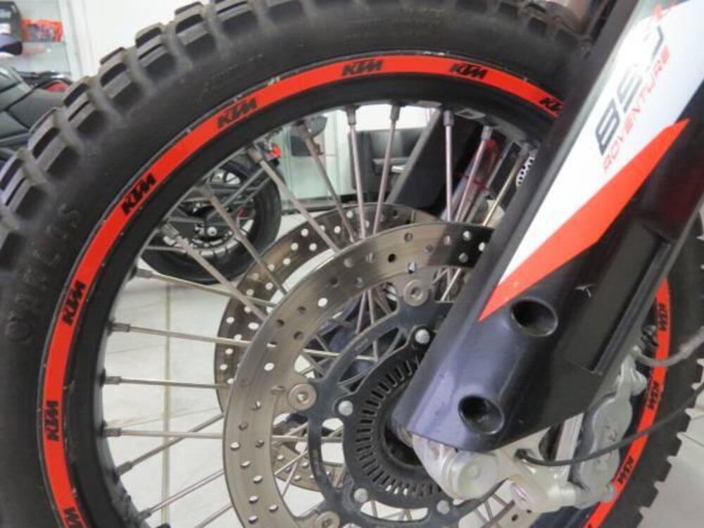 KTM 890 Adventure R (2021) (11)