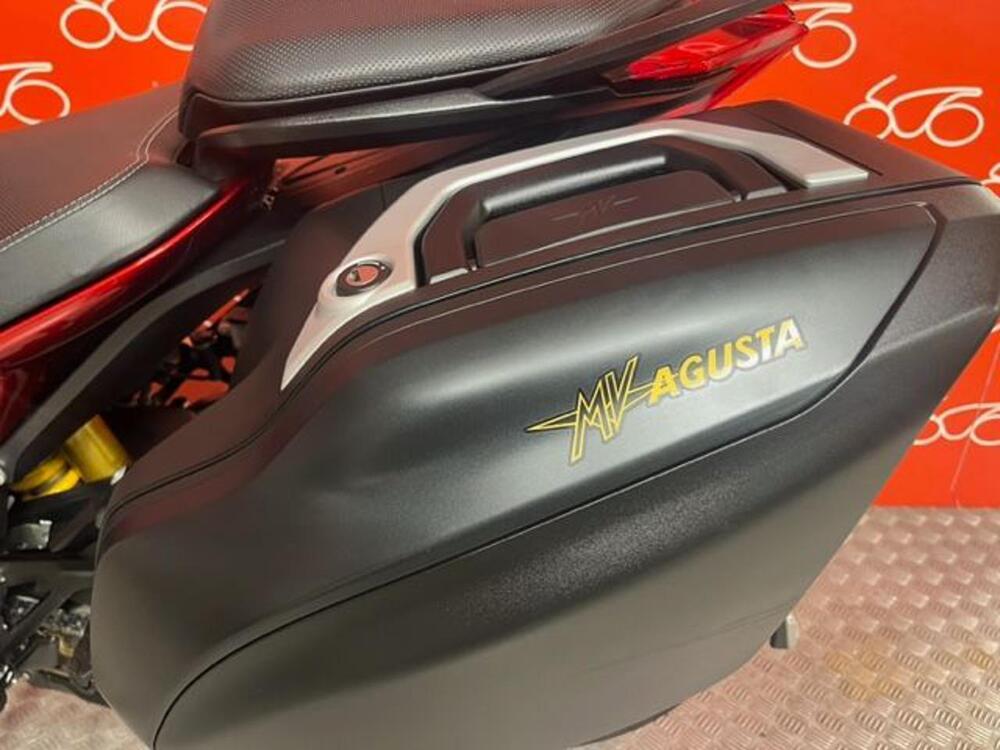MV Agusta Turismo Veloce 800 Lusso (2021 - 22) (6)