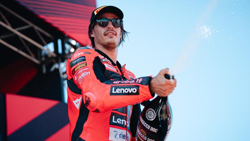 Nicol&ograve; Bulega dice la sua su Bagnaia, Ducati e il futuro della SBK. L&#039;intervista [VIDEO]