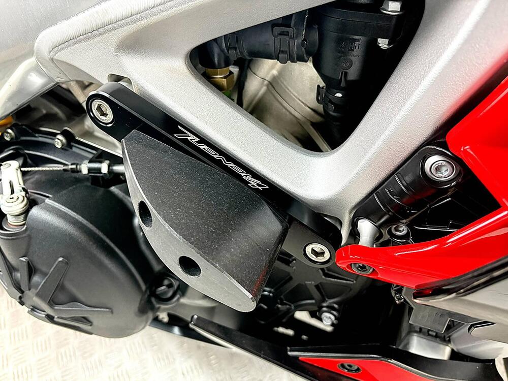 Aprilia Tuono V4 Factory (2021 - 24) (16)