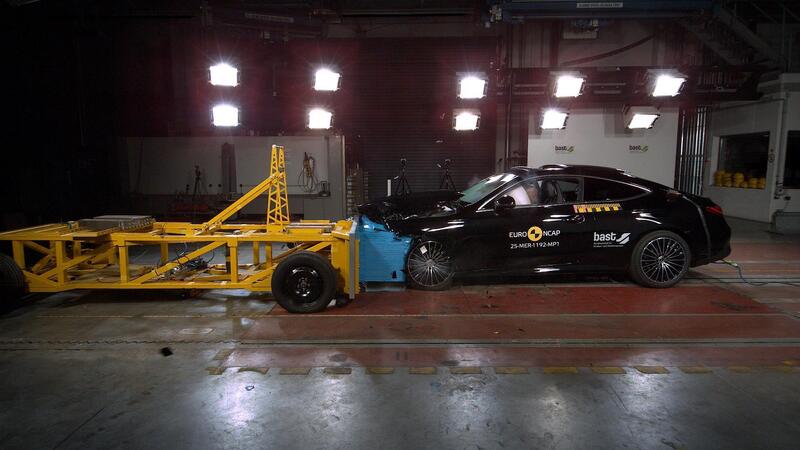 Crash test Mercedes Benz CLE