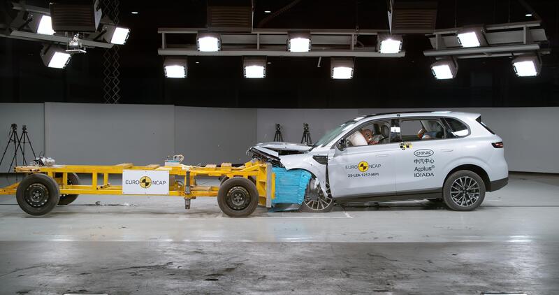 Cinesi pericolose? Leapmotor e Hongqi pi&ugrave; sicure di Mercedes e BMW, parola di Euro NCAP
