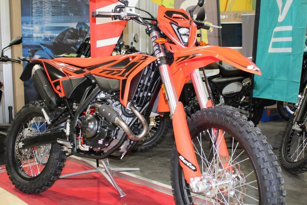 Betamotor RR 125 4T Enduro T (2025 - 26) (4)