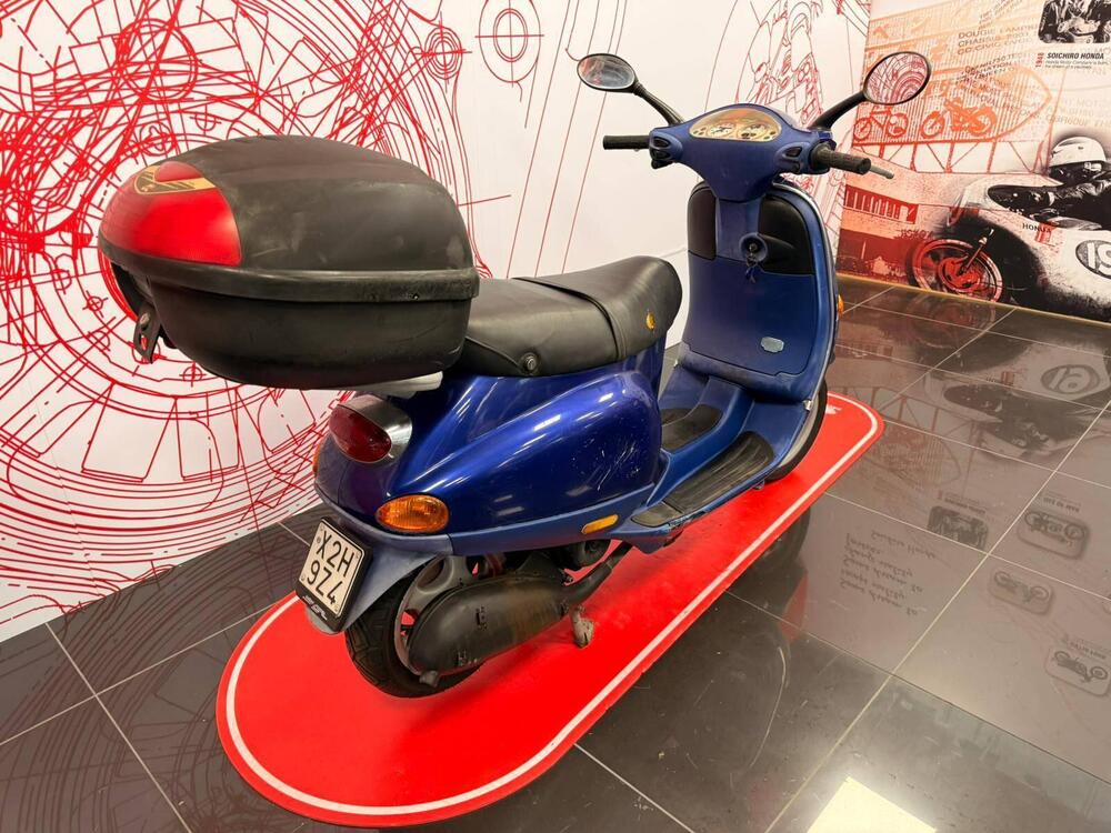 Piaggio Vespa 50 HP 4M (6)