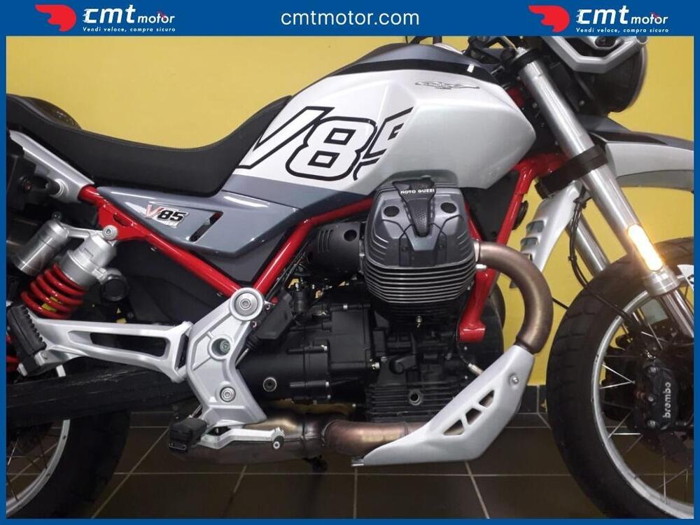 Moto Guzzi V85 TT (2021 - 23) (7)