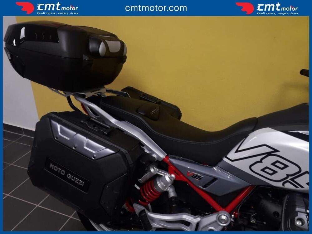 Moto Guzzi V85 TT (2021 - 23) (9)