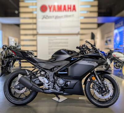 Yamaha YZF R3 (2025) nuova