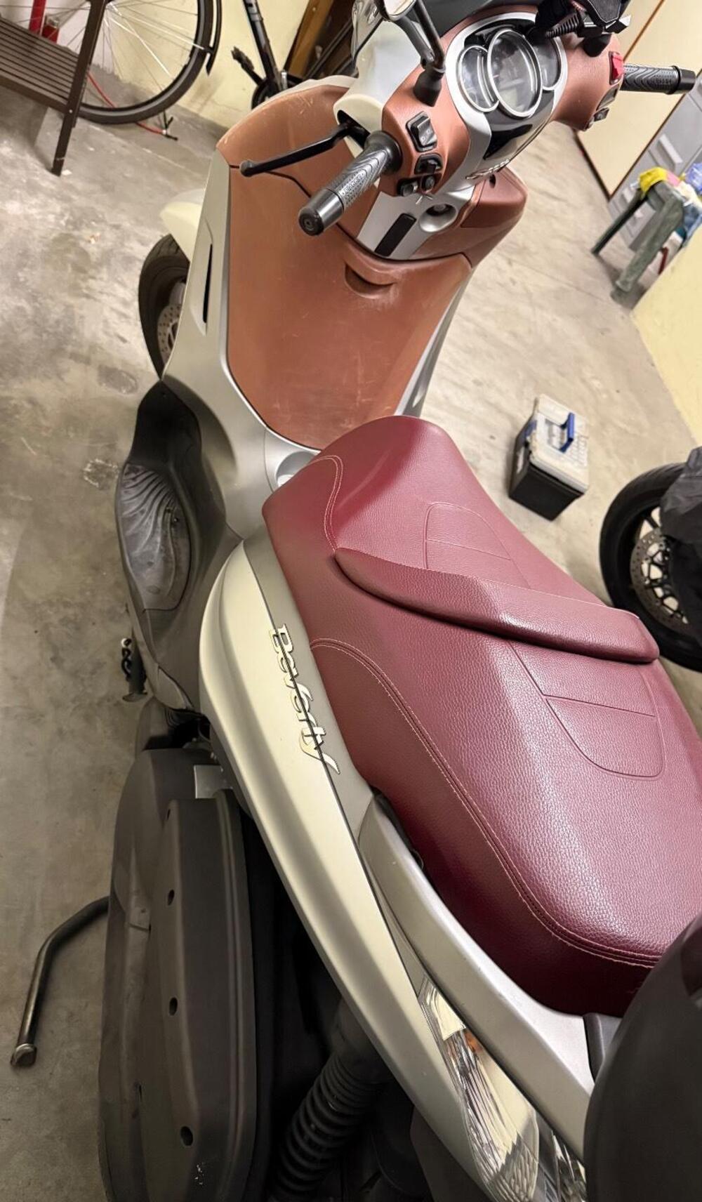 Piaggio Beverly 350 SportTouring ie ABS (2011 - 17) (6)