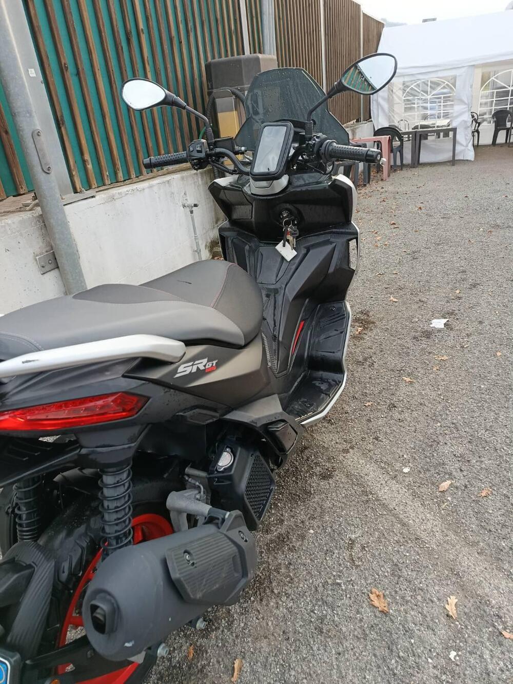 Aprilia SR 125 Motard (2012 - 16) (2)