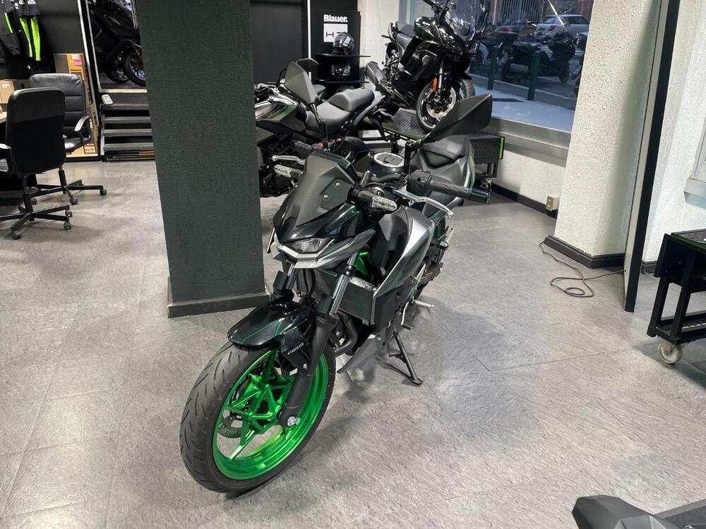 Kawasaki Z 500 SE (2024 - 26) (2)