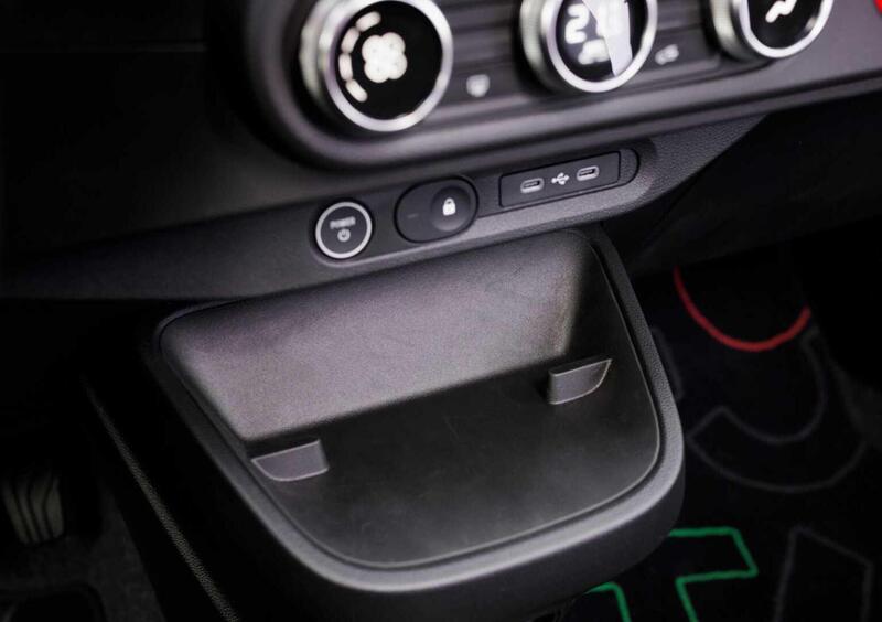 Renault Twingo (2025-->>) (26)