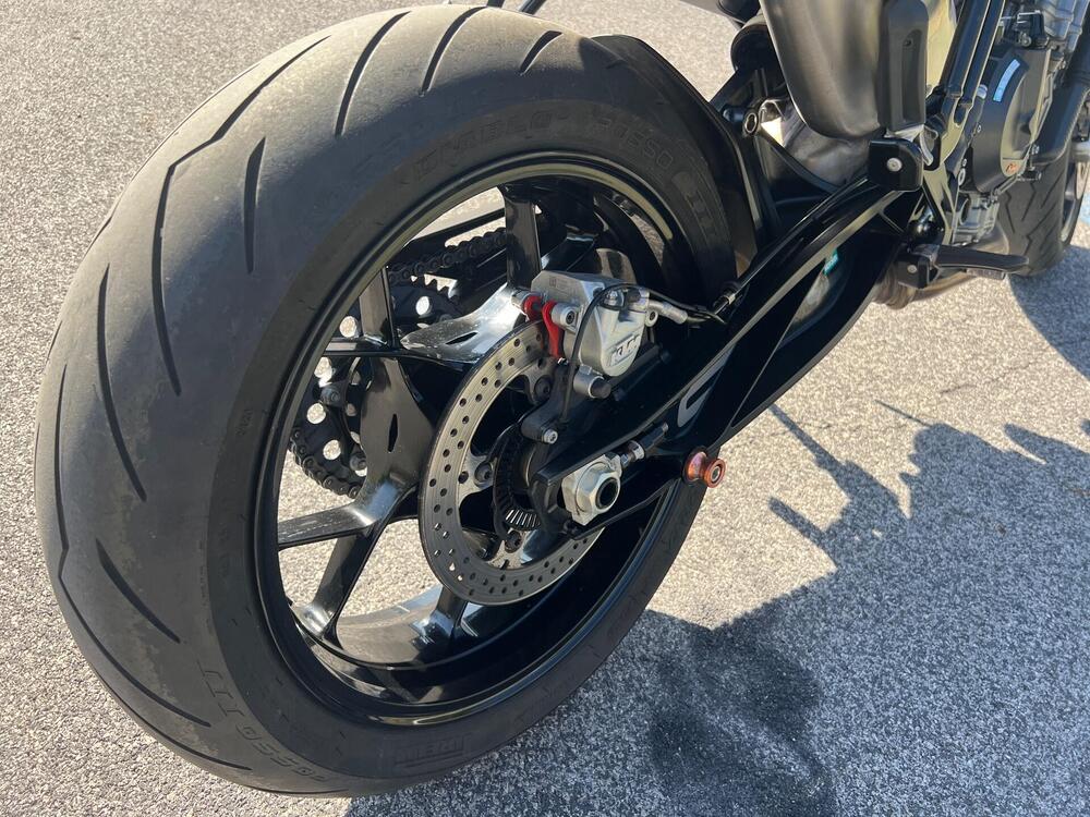 KTM 890 Duke L (2021) (6)