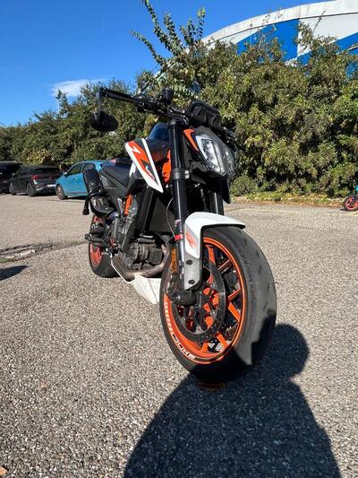 KTM 890 Duke R (2020) usata