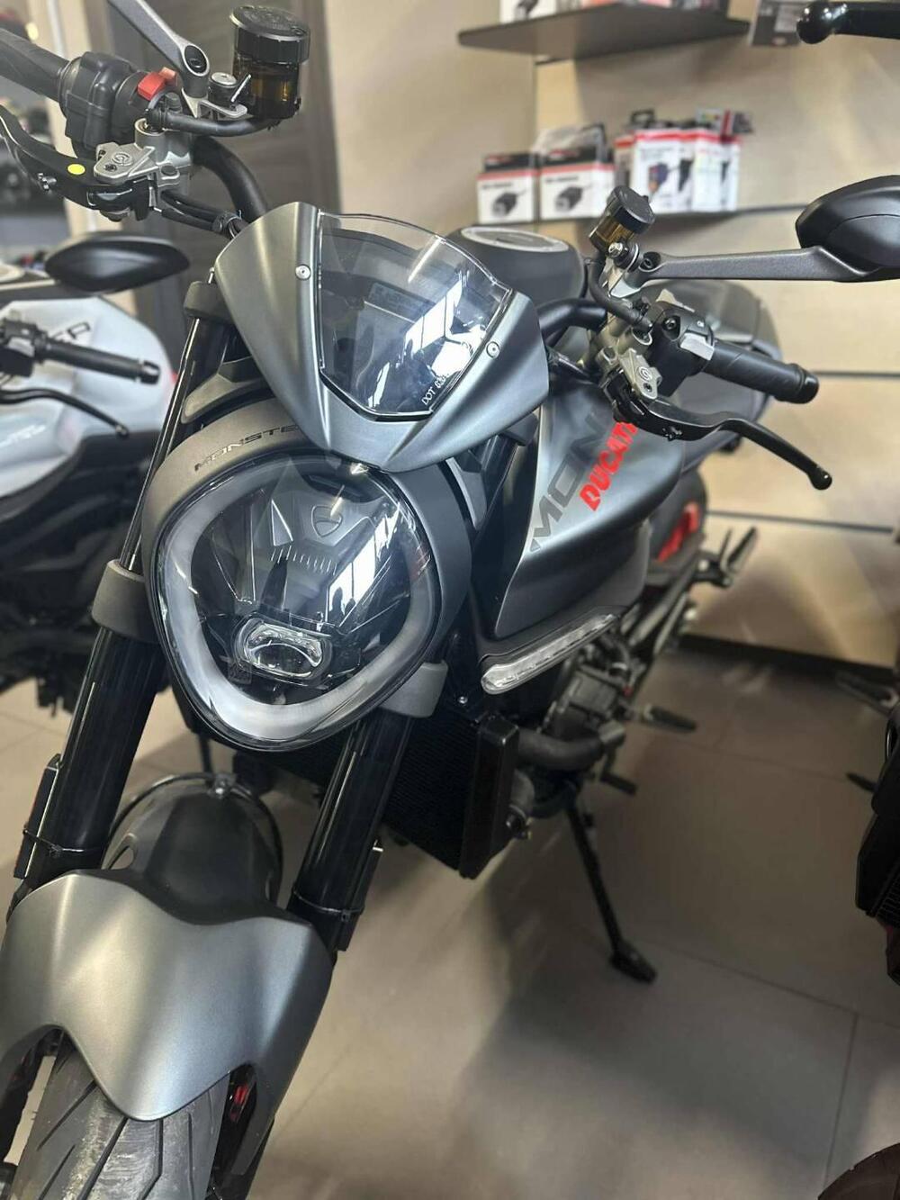 Ducati Monster 937 + (2021 - 25) (4)