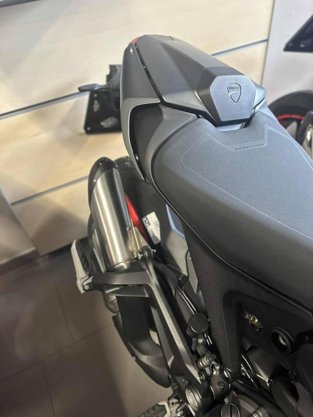 Ducati Monster 937 + (2021 - 25) (7)