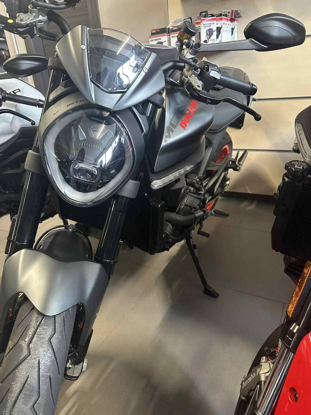 Ducati Monster 937 + (2021 - 25)