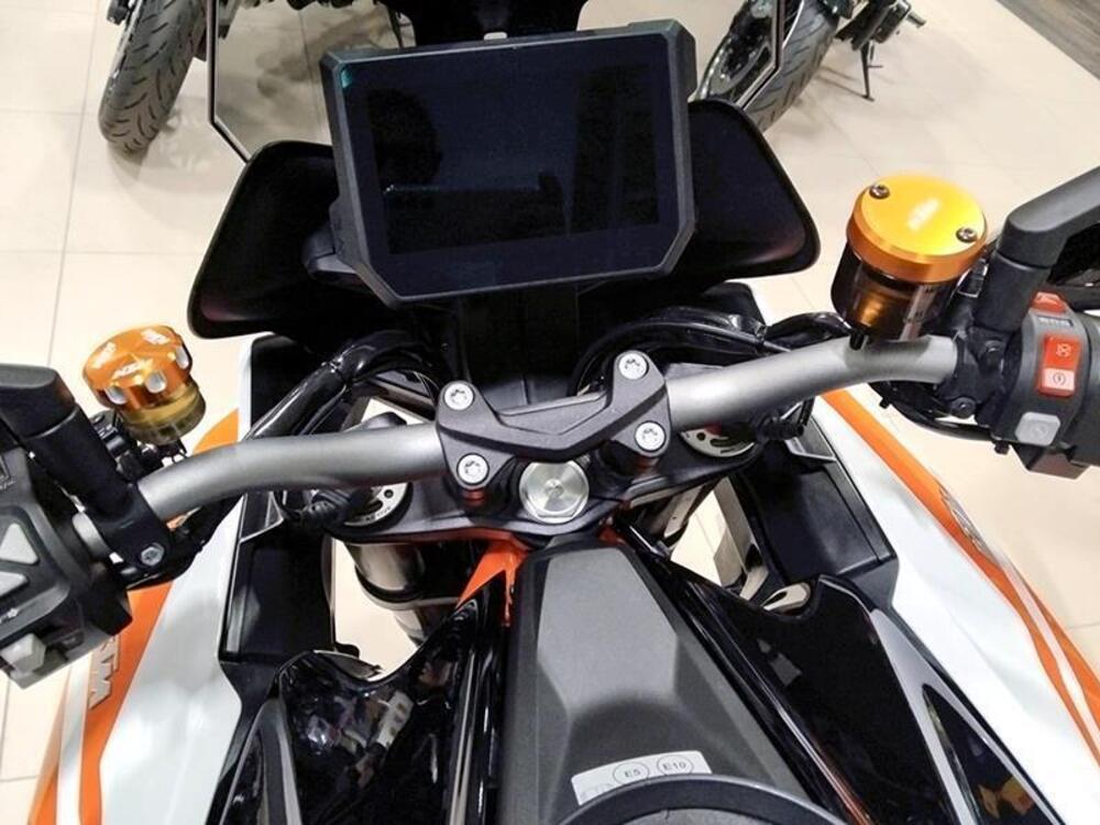 KTM 1290 Super Duke GT (2021) (6)