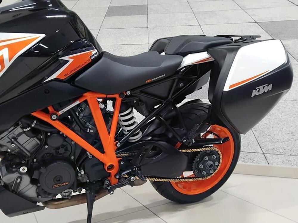 KTM 1290 Super Duke GT (2021) (9)