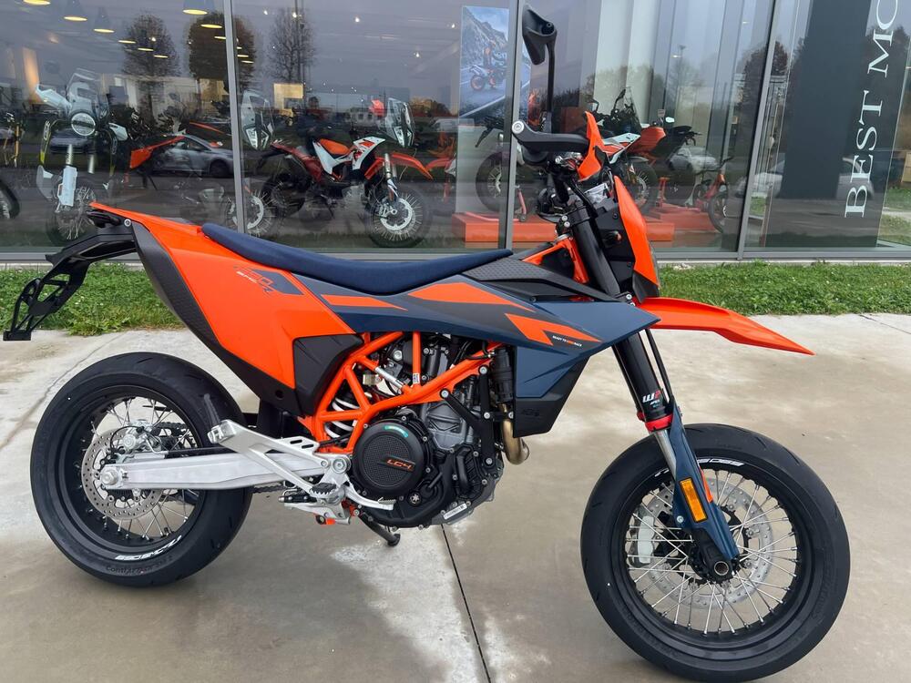 KTM 690 SMC R (2026)