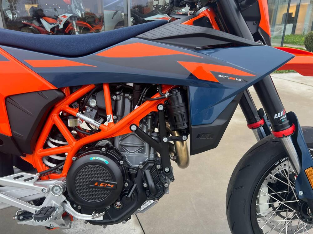 KTM 690 SMC R (2026) (5)