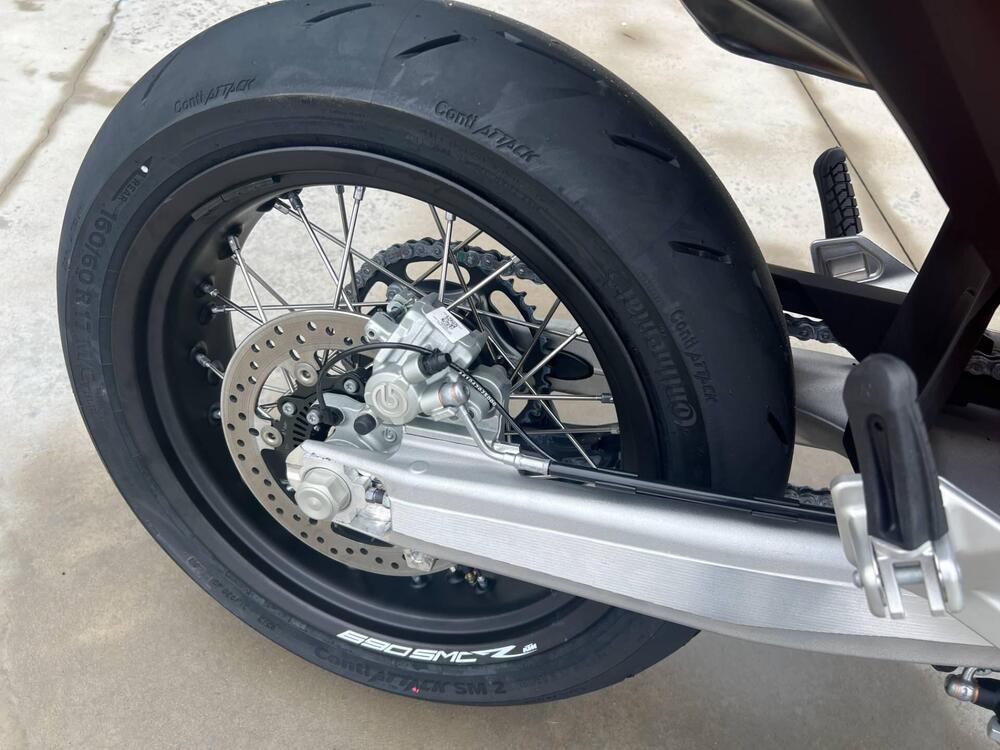 KTM 690 SMC R (2026) (7)