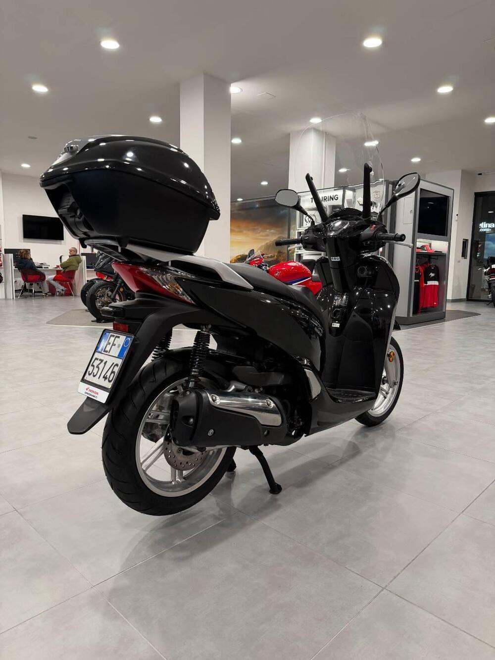 Honda SH 300 i ABS (2016 - 20) (8)