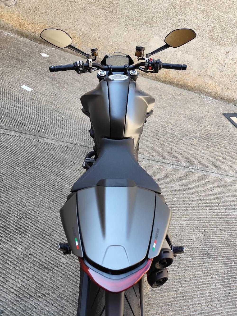 Ducati Monster 937 + (2021 - 25) (10)