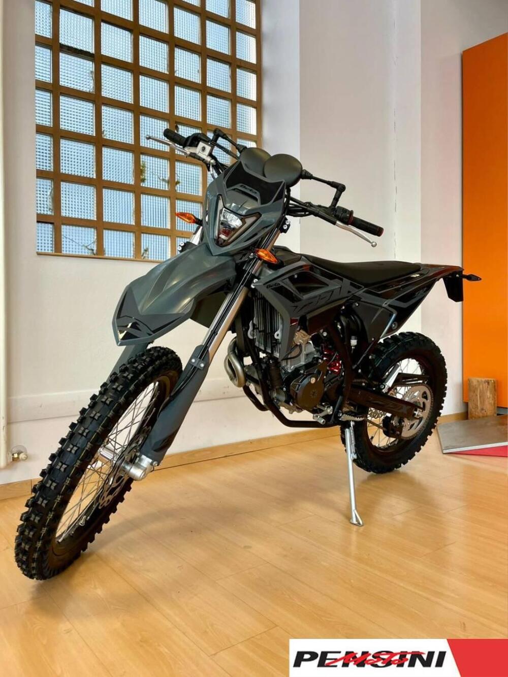 Betamotor RR 125 4T Enduro T - X Special Edition (2025 - 26) (4)