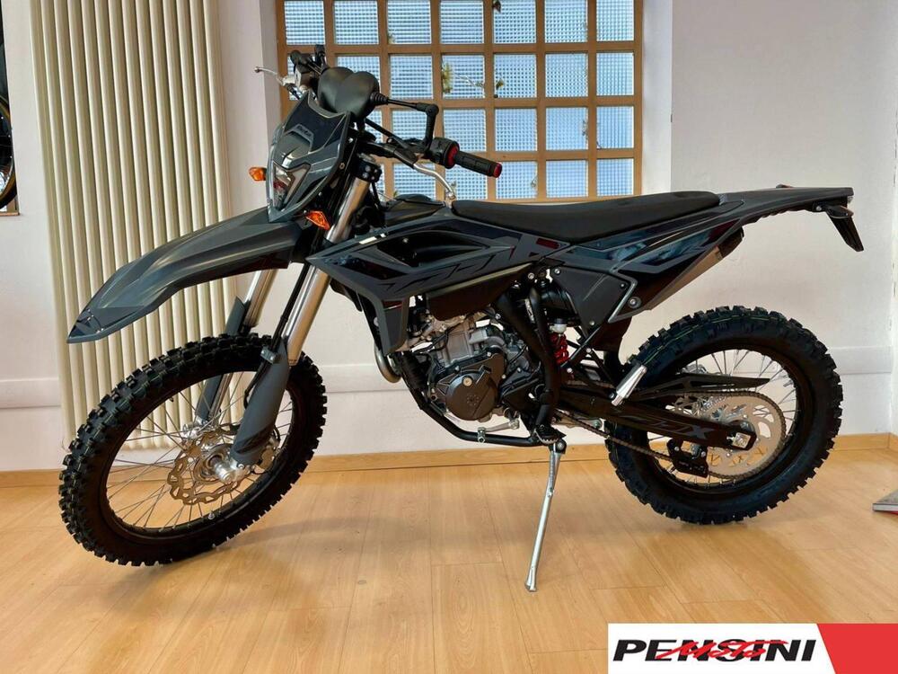 Betamotor RR 125 4T Enduro T - X Special Edition (2025 - 26) (2)