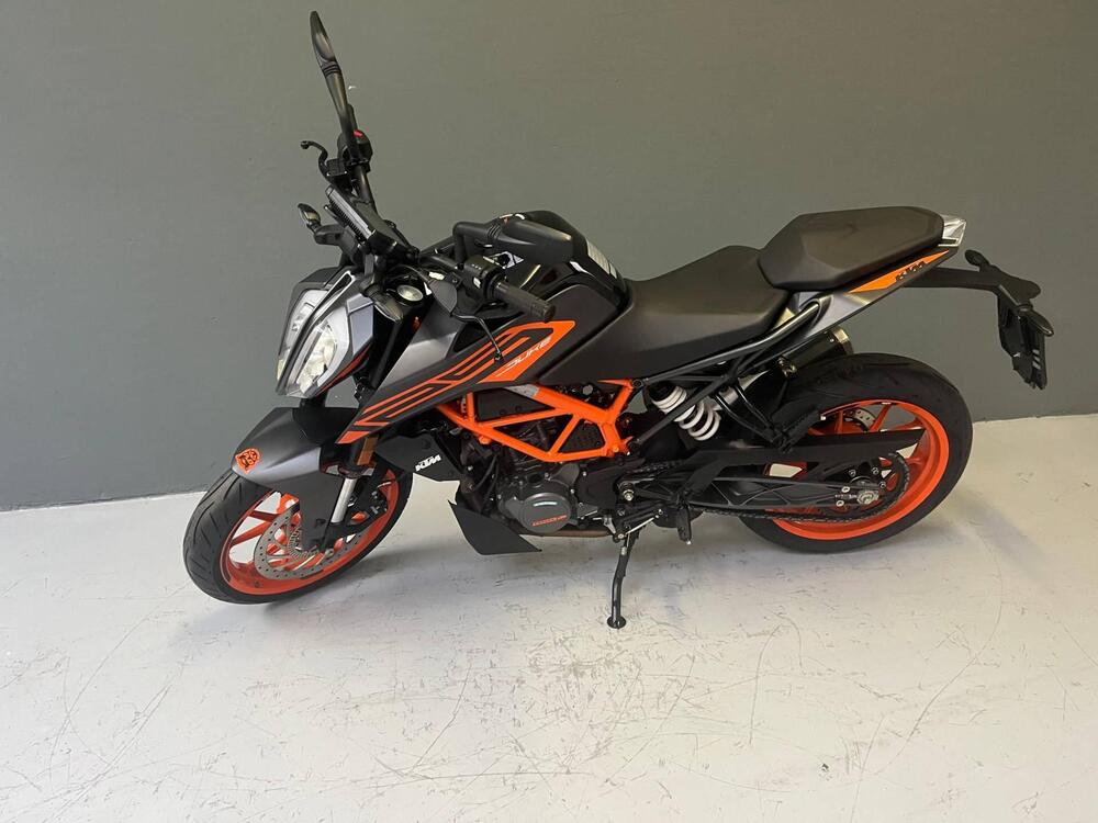 KTM 125 Duke (2021 - 23) (2)