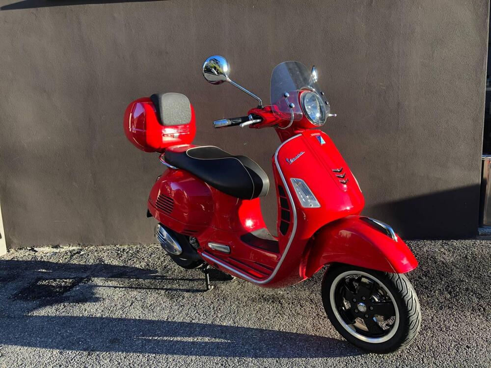 Vespa GTS 300 Super (2017 - 18) (2)