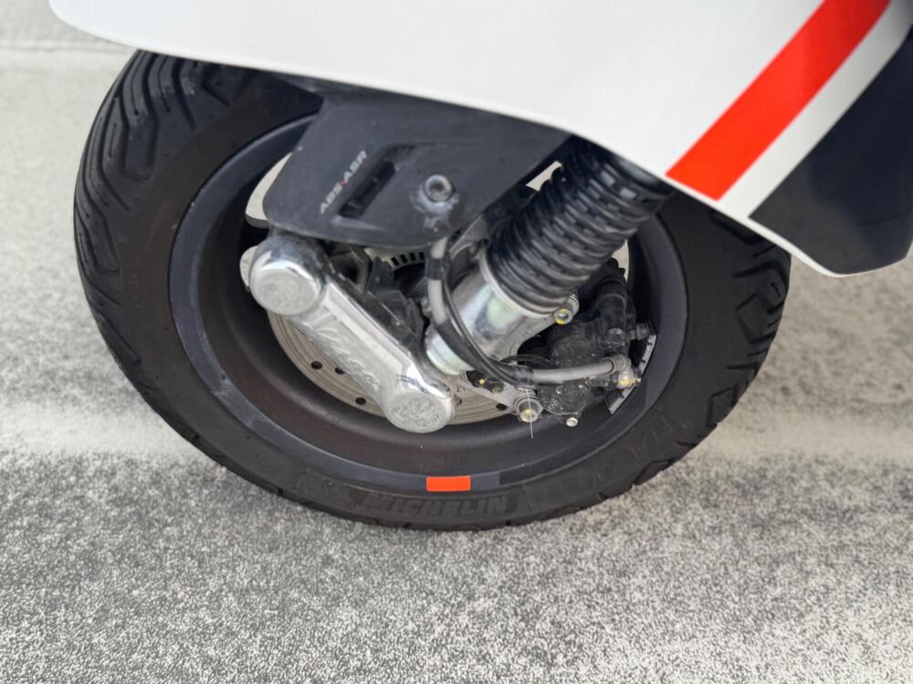 Vespa GTS 300 Super Sport (2023 - 24) (3)