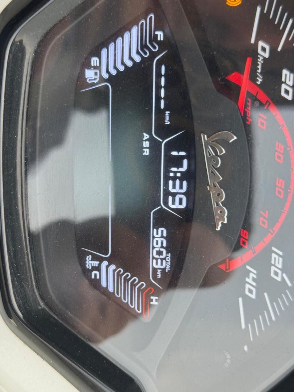 Vespa GTS 300 Super Sport (2023 - 24) (9)