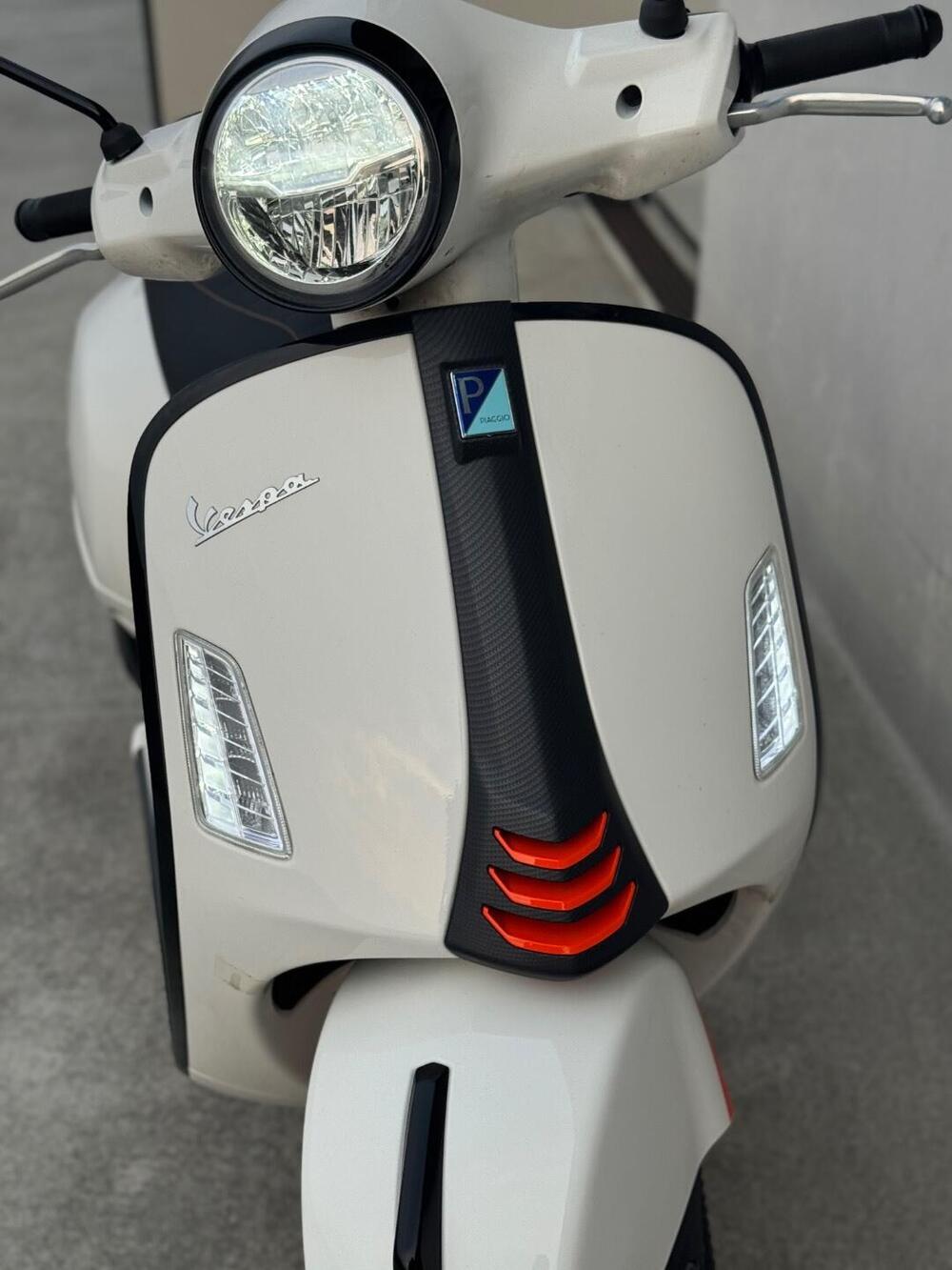 Vespa GTS 300 Super Sport (2023 - 24) (12)