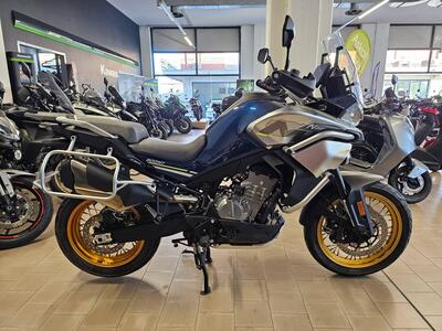 CFMOTO 800MT Touring (2022 - 25) usata