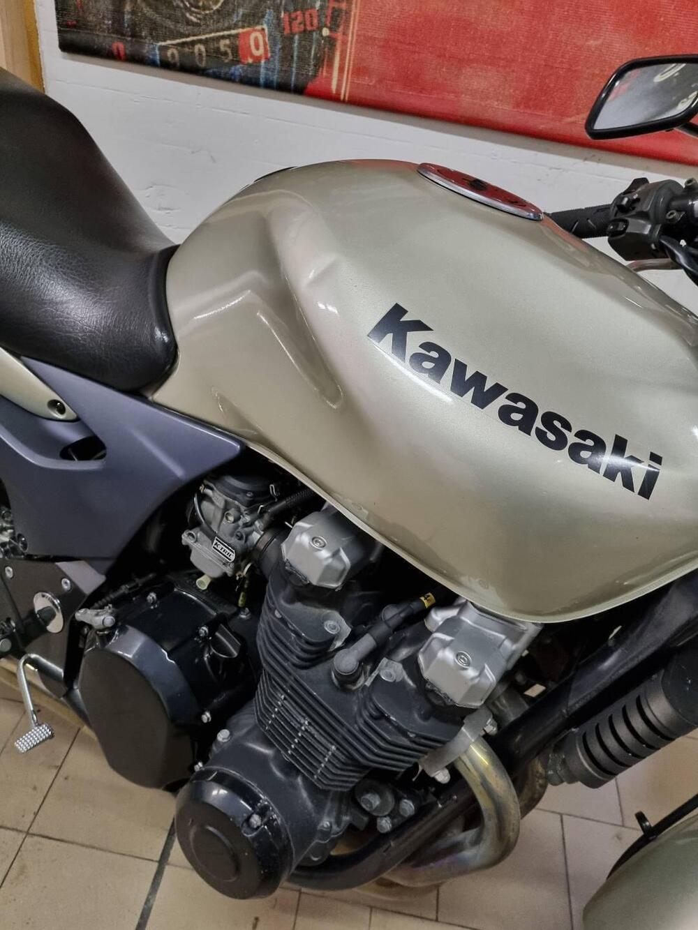 Kawasaki ZR-7 (1999 - 00) (4)